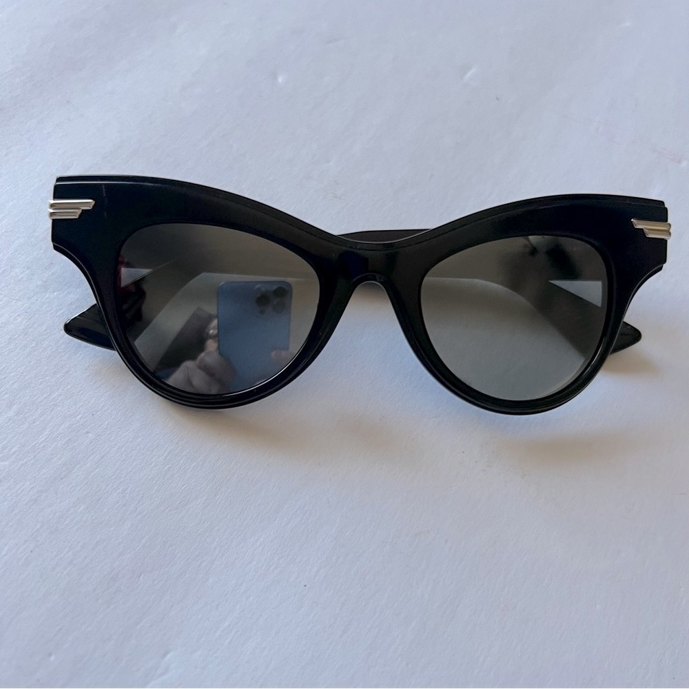 BOTTEGA VENETA BV1004S WOMENS CATEYE SUNGLASSES BLACK ACETATE GREY LENSES NWOT